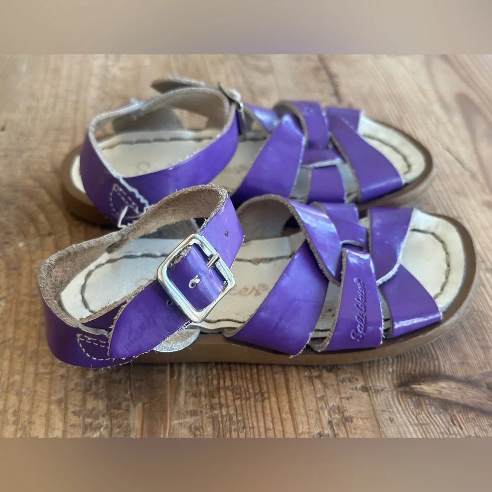 Salt Water Sandals by Hoy in Purple Patent Size 7 Girls - Picture 2 of 5